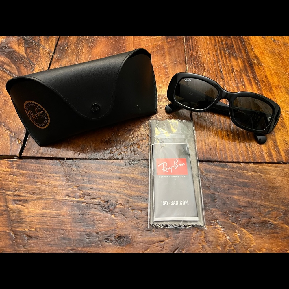 Ladies Ray-Ban RB4122 Sunglasses
